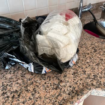 Yöresel Burada Bozuk Kireç Kalıplı Çöp Peyniri