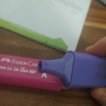 Faber Castell İşaretleme Kaleminin Ucu İçine Kaçtı
