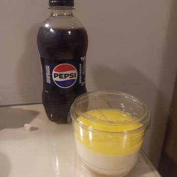 KFC Paketi Hazırlayan Arkadaşın Kafası Güzel Galiba
