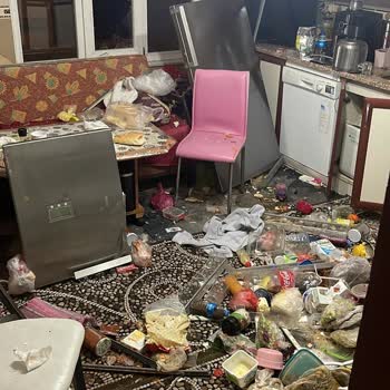 Vestel Marka Daha 7 Yıllık Buzdolabı Evde Bomba Gibi Patladı