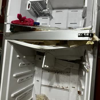 Vestel Marka Daha 7 Yıllık Buzdolabı Evde Bomba Gibi Patladı
