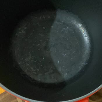 Lava Tencerenin İçini Beyazlandı