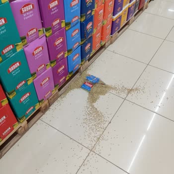 BİM Market Raflarında Düşen Ürünler Ve Müşteri Mağduriyeti