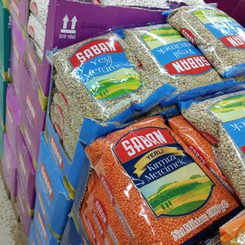 BİM Market Raflarında Düşen Ürünler Ve Müşteri Mağduriyeti