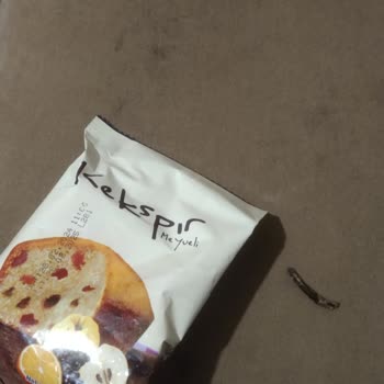 A101 Kekspır Meyveli Kekteki Cisim