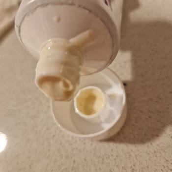 Sensodyne Rengi Değişmiş, Sıvılaşmış Dis Macunu