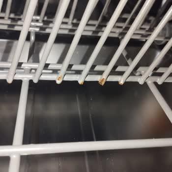 Samsung Bulaşık Makinesinin Alt Sepetinin Paslanması