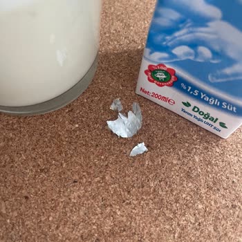 Pınar Et ve Süt 200ml Süt Paketinde Alüminyum Folyo Parçaları