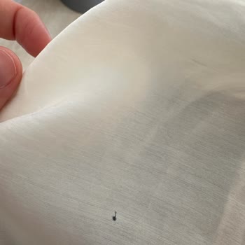 LCW Gömlek Parçalanıyor