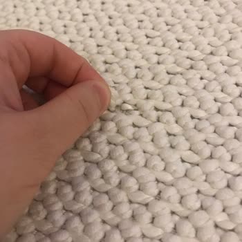 Madame Coco Halı Tüylendi İplikleri Attı