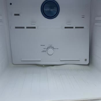 Samsung RT46K6000WW/TR Buzdolabı İç Kapağı Şişme Ve Yamulması