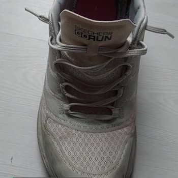 Skechers Spor Ayakkabının Yırtılması