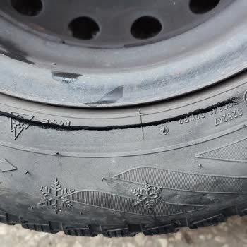 4 Petlas Lastik Tamamen Parçalandı