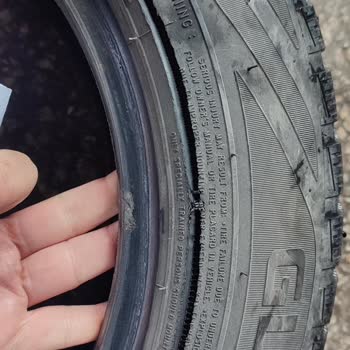 4 Petlas Lastik Tamamen Parçalandı