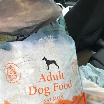 Amazon Yırtık Ambalajlı Köpek Mamasını İade Etmiyor,