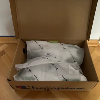 Sneaks Up İade Konusunda Haksız Tutumu