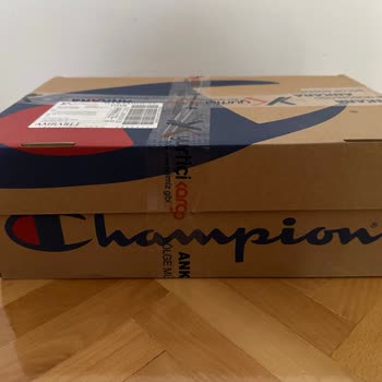 Sneaks Up İade Konusunda Haksız Tutumu