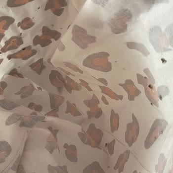 Bee Beauty Gratis Küflü Ve Tarihi Geçmiş Saç Maskesi