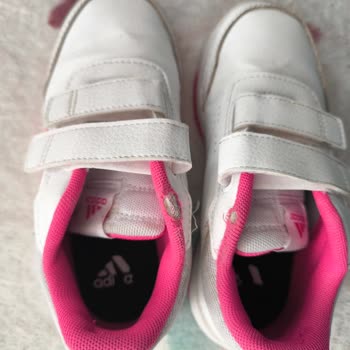 Adidas Kullanıcı Kaynaklı Diyor