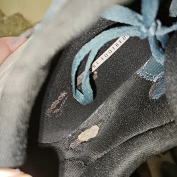 FLO Ayakkabı Çok Çabuk Deforme Olan Reebok