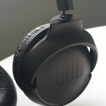 Kaliteli JBL Dediğimiz Marka Vasat Çıktı!