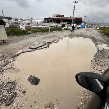 Defne Belediyesi Hatay'da Bitmeyen Çukurlar