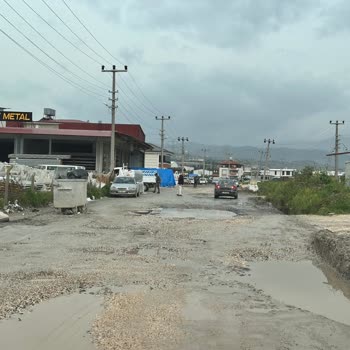 Defne Belediyesi Hatay'da Bitmeyen Çukurlar