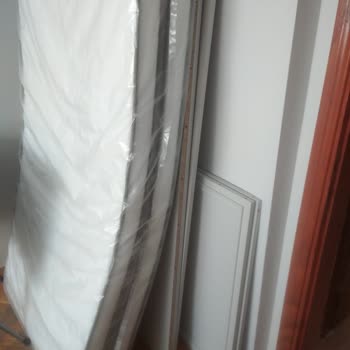 Kelebek Mobilya Bir Yatağın Vidaları Eksik Çıktı.