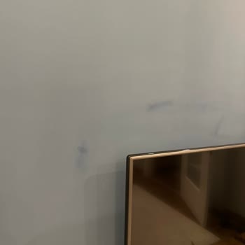 Filli Boya Duvarda Çıkmayan El İzleri