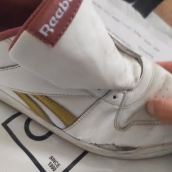 Reebok Ayakkabı 4 Ayda Patladı