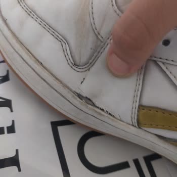 Reebok Ayakkabı 4 Ayda Patladı