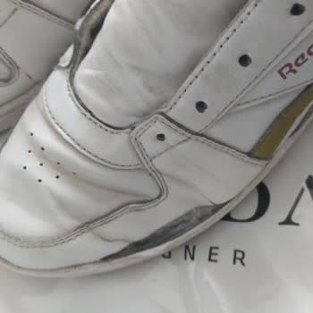 Reebok Ayakkabı 4 Ayda Patladı