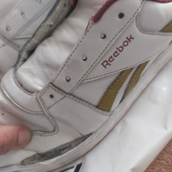 Reebok Ayakkabı 4 Ayda Patladı