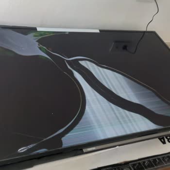 Toshiba TV Kırık Çıktı Ve İlgilenilmiyor