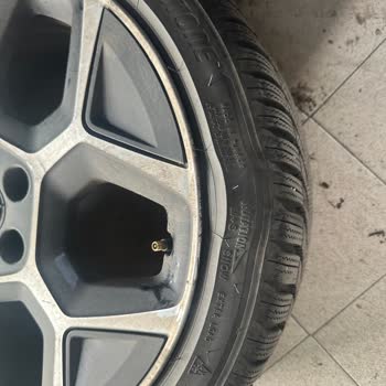 Bridgestone Runflat Lastik Yanaktan Kusurlu