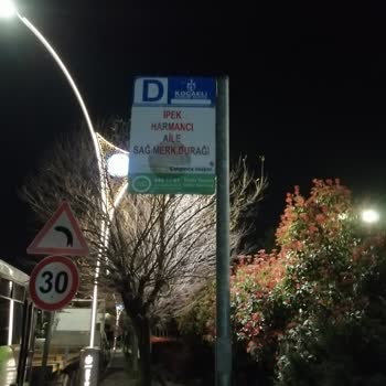 Kocaeli Büyükşehir Belediyesi 550 Numaralı Otobüs Hattında Durak Sorunu