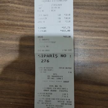 Tavuk Dünyası Önceden Hazırlanmış Yemeği Servis Ediyor