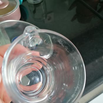 Electrolux Bulaşık Makinesi Bardakları Çiziyor, Bulanık Çıkarıyor.