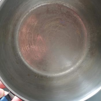 Electrolux Bulaşık Makinesi Bardakları Çiziyor, Bulanık Çıkarıyor.