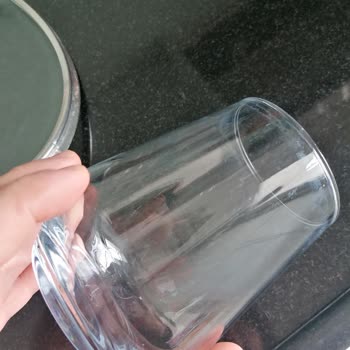 Electrolux Bulaşık Makinesi Bardakları Çiziyor, Bulanık Çıkarıyor.