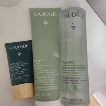 Caudalie Geçmeyen Komedon Oluşumu