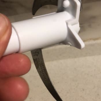 Solingen Bıçağı Ve Sabitleme Yeri Kırık