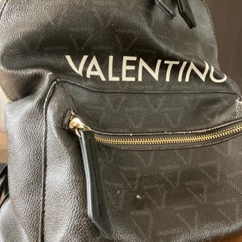 Valentino Tessile (Instagram) Valentino Sırt Çantası