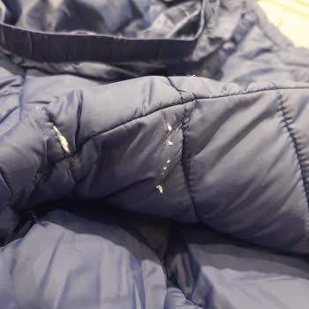 Mavi Şişme Monta Çıkan Kaz Tüyleri Şikayeti