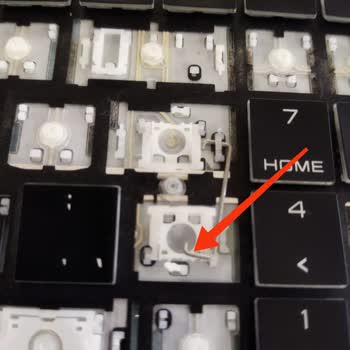 Monster Notebook Serviste Sebepsiz Sökülen Kayıp Tuşlar