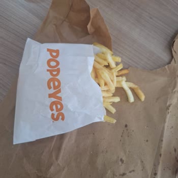 Popeyes Tavuğu Aşırı Kokuyordu