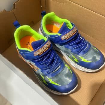 3 Aylık Skechers Ayakkabının Kenarları Nasıl Açılabilir?