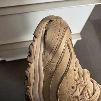 Skechers Ayakkabı Açılma Yaptı