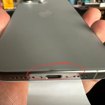 Apple Sıfır Bayiden Aldığım Apple I Phone 15 Pro Max Hatalı Çıktı