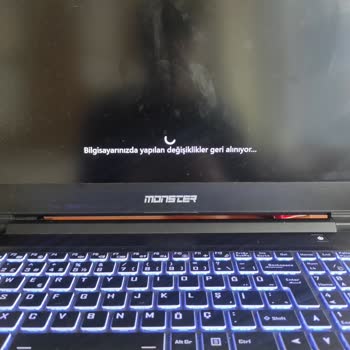 Monster Notebook Bilgisayar Açılıyor Fakat Masaüstüne Gelmiyor